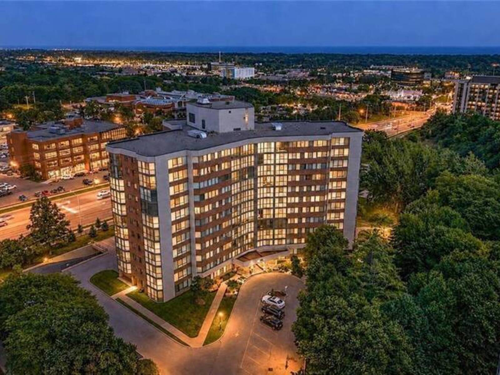 1230 MARLBOROUGH Court Unit# 202, Oakville, Ontario L6H 3K6