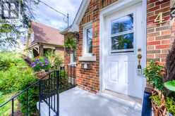 4 DUNBAR Road N | Waterloo Ontario | Slide Image Three