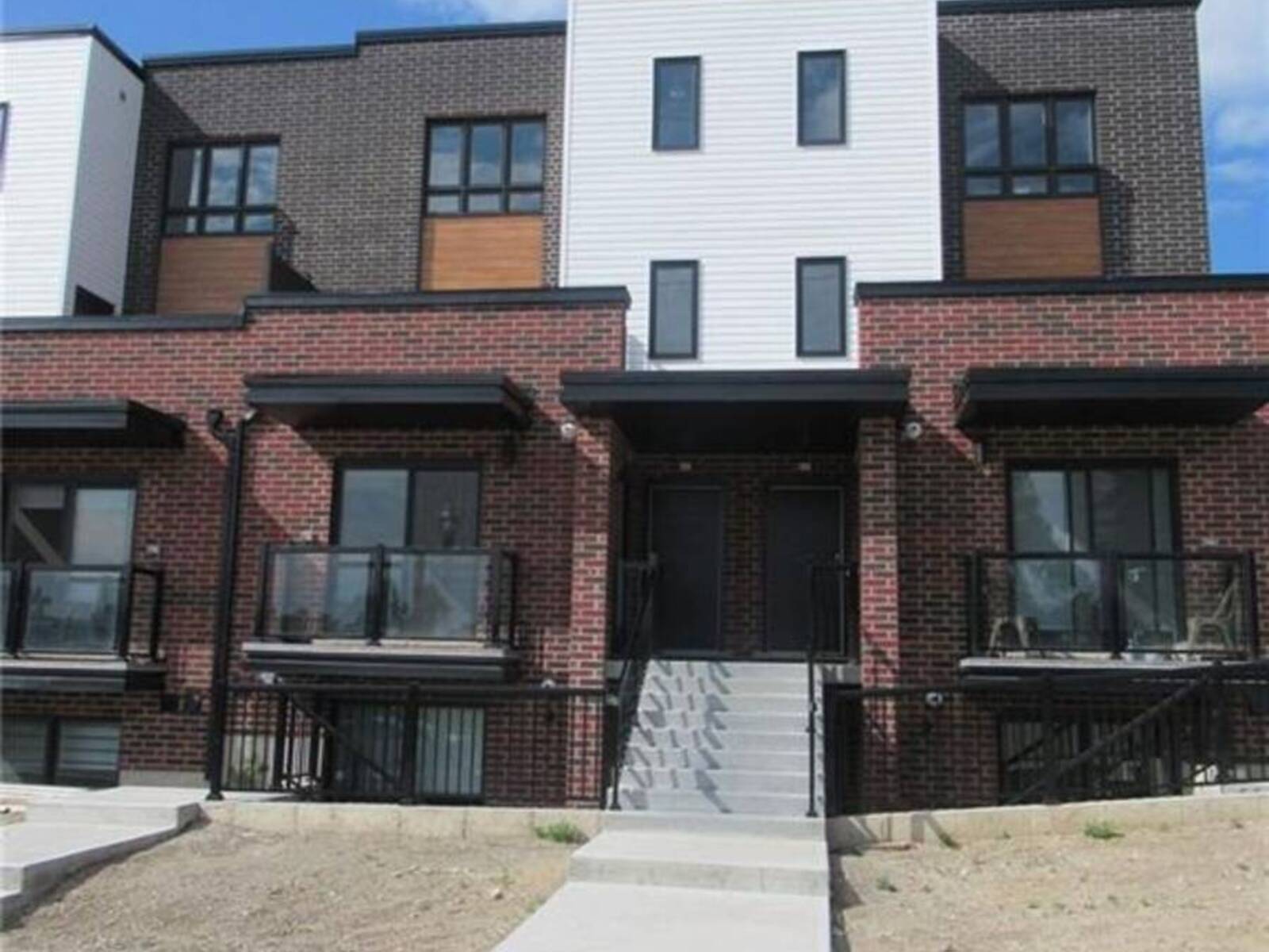 243 CHAPEL HILL Drive, Kitchener, Ontario N2R 1N3