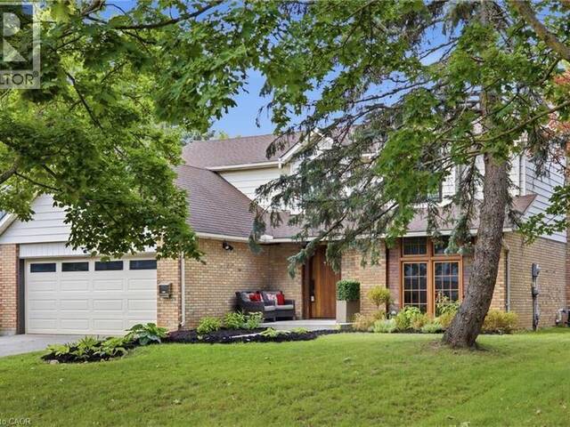 416 CLAIRBROOK Crescent Waterloo Ontario, N2L 5V7 - 5 Bedrooms Home For Sale