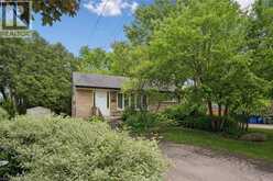 16 BEAUCOURT Place | Hamilton Ontario | Slide Image Two