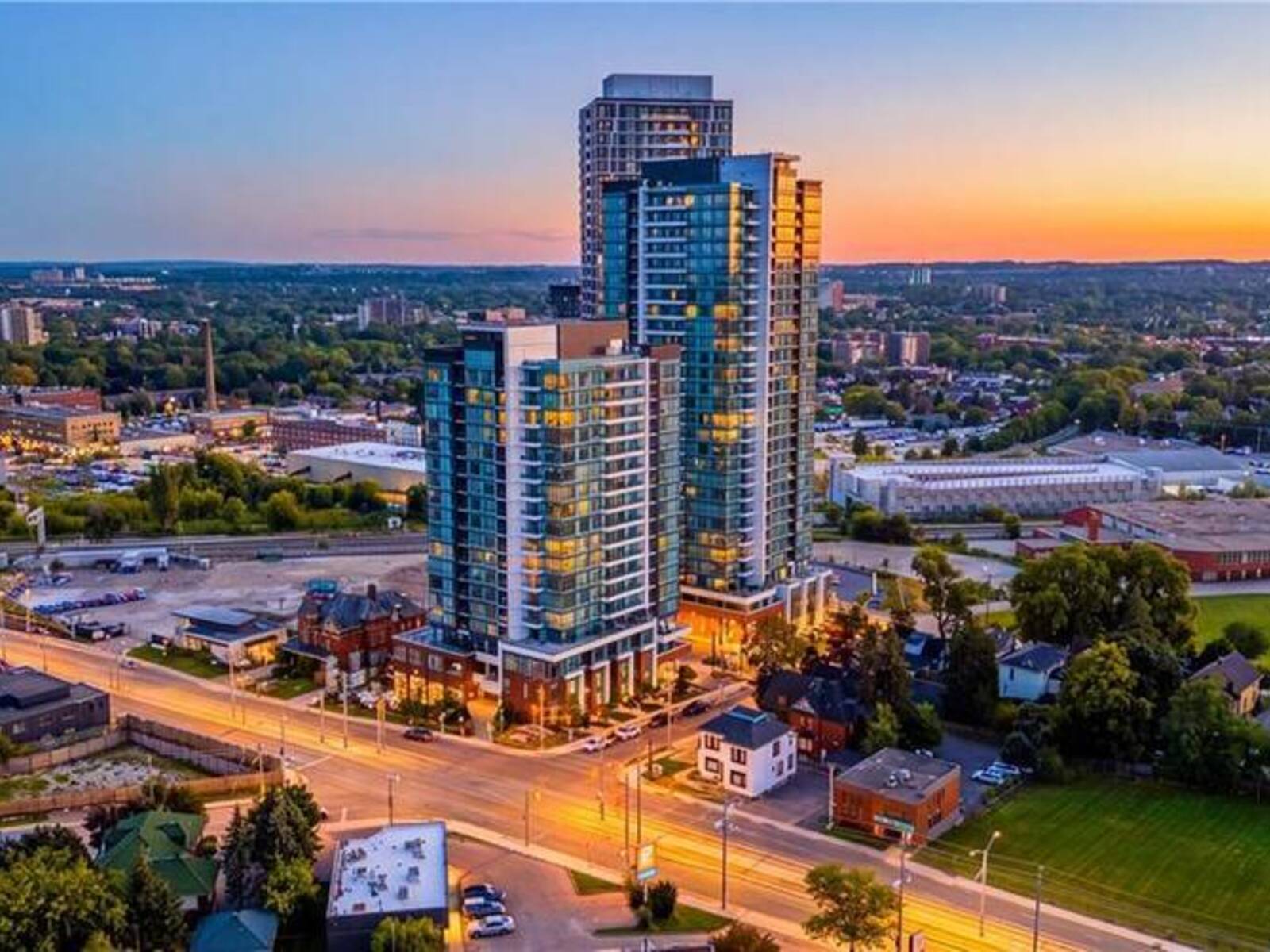 5 WELLINGTON Street S Unit# 1011, Kitchener, Ontario N2G 0E3