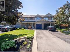 11 ELDERBERRY Avenue Grimsby Ontario, L3M 5M9