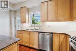 4 CHELTENHAM Mews | Kitchener Ontario | Slide Image Four