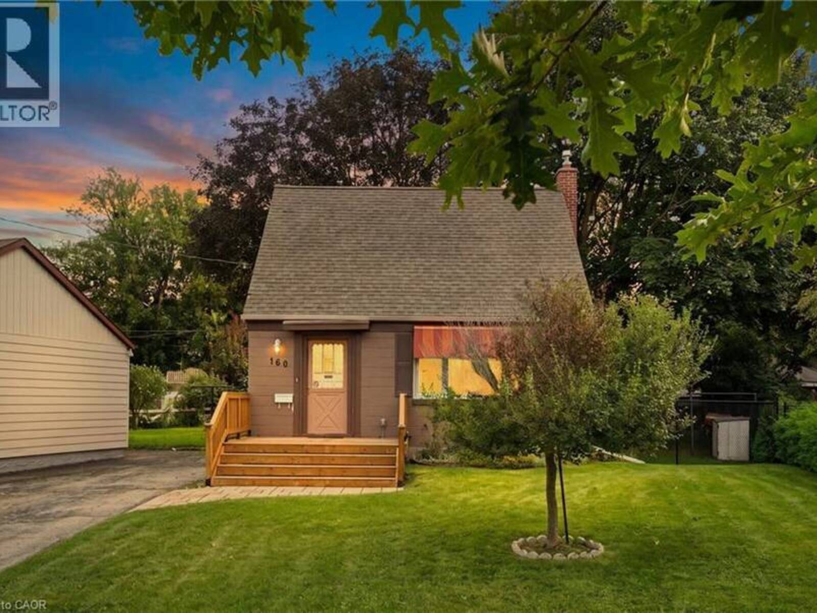 160 LORNE Crescent, Kitchener, Ontario N2M 3Y5