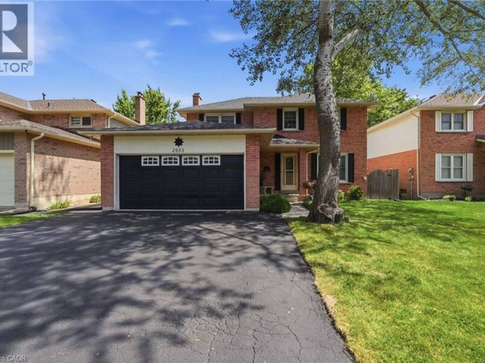 2055 HUNTERS WOOD Drive, Burlington, Ontario L7M 2T9