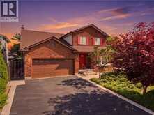 102 TRENHOLME Crescent | Hamilton Ontario | Slide Image Three