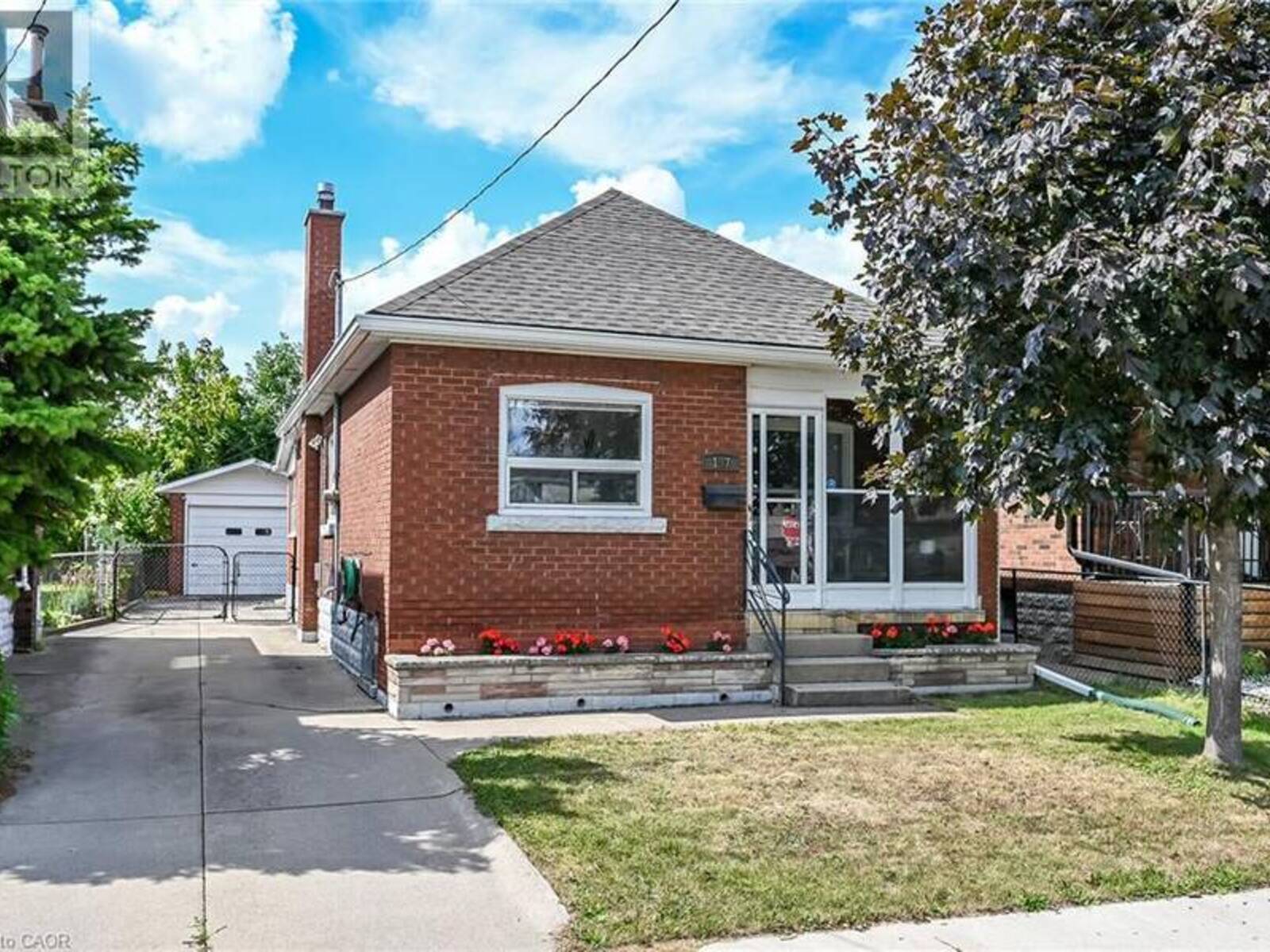 197 FAIRFIELD Avenue, Hamilton, Ontario L9H 5H3