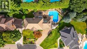 45 PEPPERTREE Crescent | Ancaster Ontario | Slide Image Forty-two