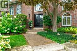 45 PEPPERTREE Crescent | Ancaster Ontario | Slide Image Four