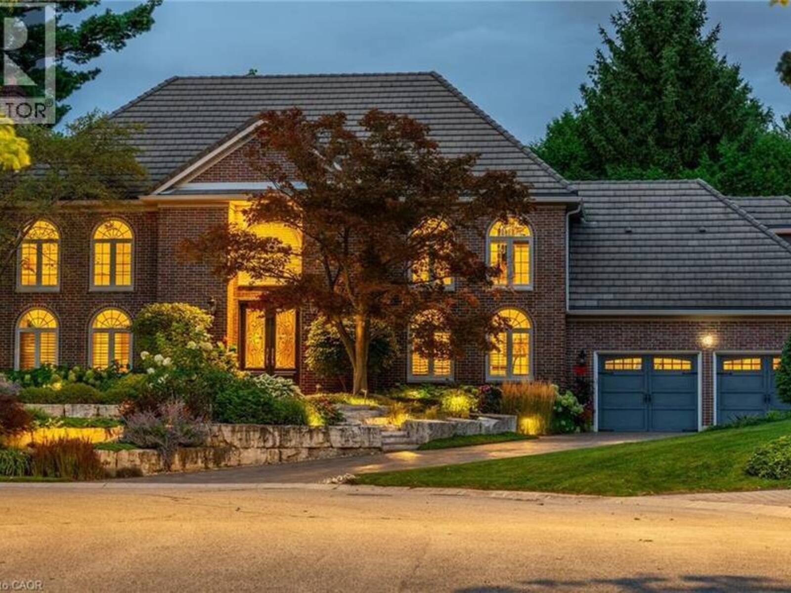 45 PEPPERTREE Crescent, Ancaster, Ontario L9G 4L8