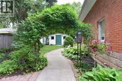 936 BOOTHMAN Avenue | Burlington Ontario | Slide Image Thirty-two