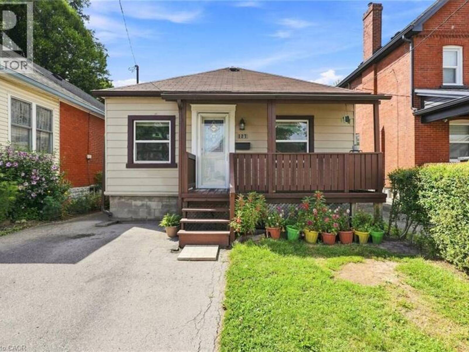 127 PARK Row N, Hamilton, Ontario L8H 4E7