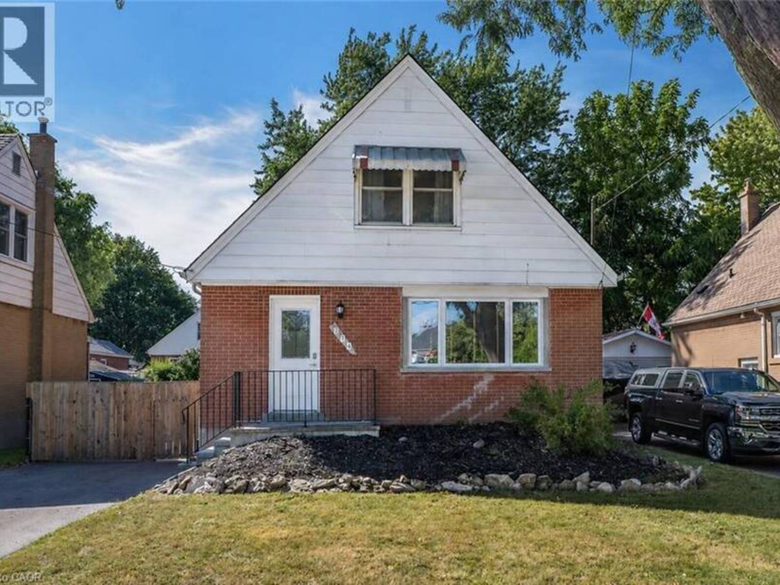 274 EAST 38TH Street, Hamilton, Ontario L8V 4G3