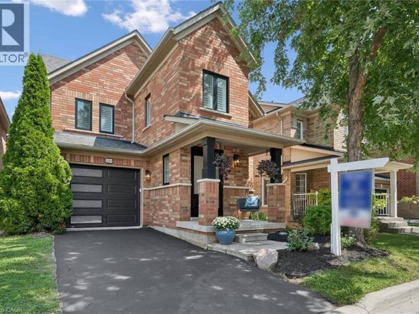 2294 SETON Crescent, Burlington, Ontario L7L 6Y4