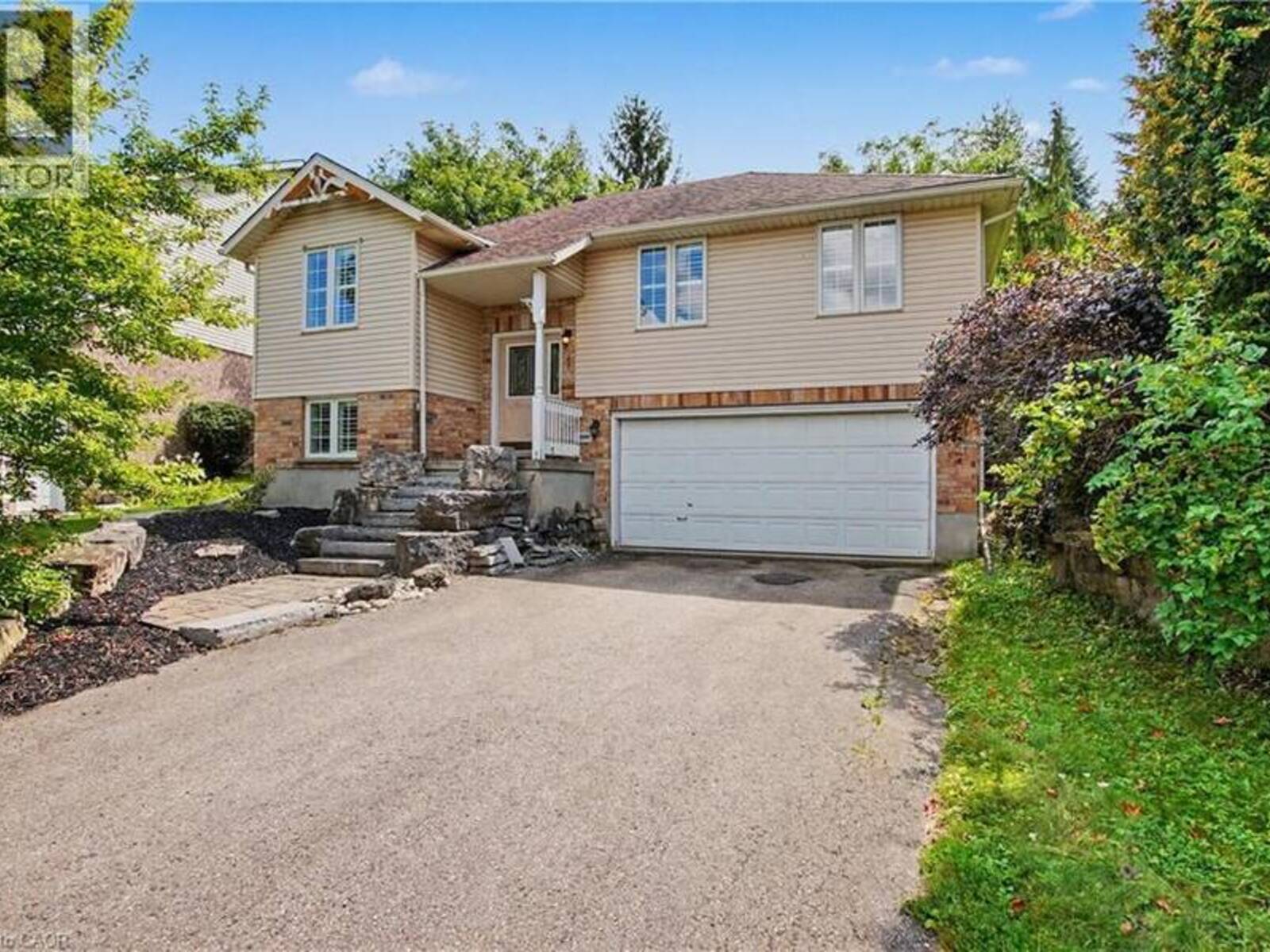 1 CUTTING Drive, Elora, Ontario N0B 1S0