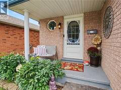 17 BUSH CLOVER Crescent Kitchener Ontario, N2E 3P9