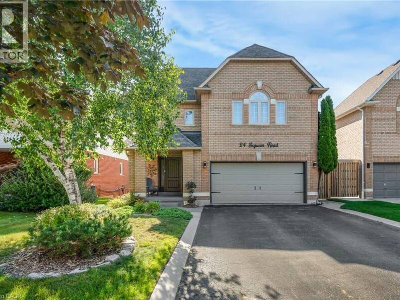 24 SEGWUN Road, Waterdown, Ontario L8B 0K2