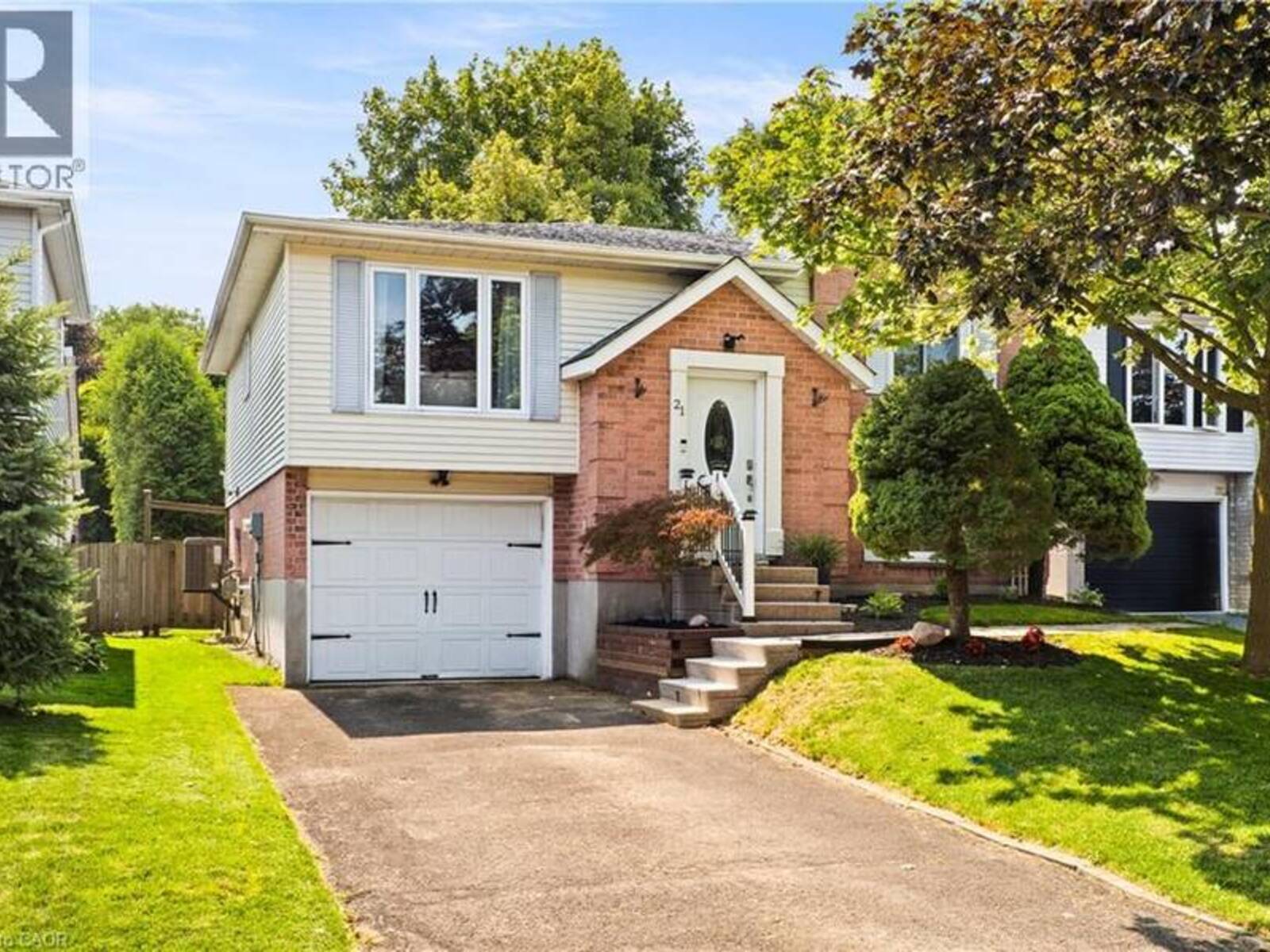 21 GOLDEN MEADOW Crescent, Kitchener, Ontario N2N 2L7