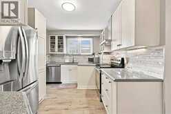 2407 BARCLAY Road | Burlington Ontario | Slide Image Eleven