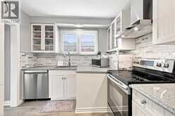 2407 BARCLAY Road | Burlington Ontario | Slide Image Thirteen