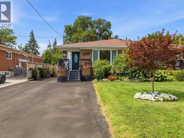 2407 BARCLAY Road Burlington Ontario, L7R 2B7 - 4 Bedrooms Home For Sale
