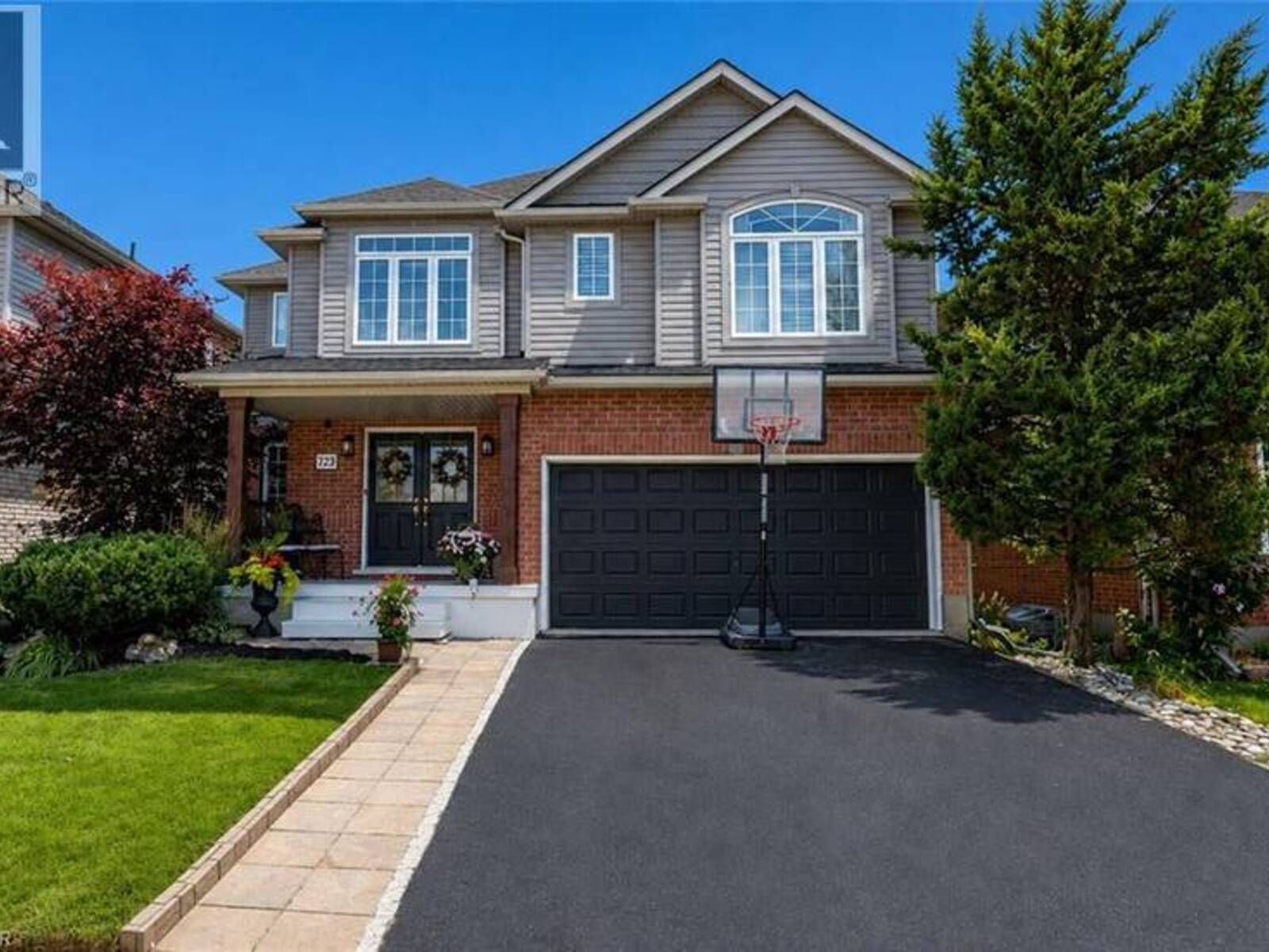 723 MUNICH Circle, Waterloo, Ontario N2V 2N6