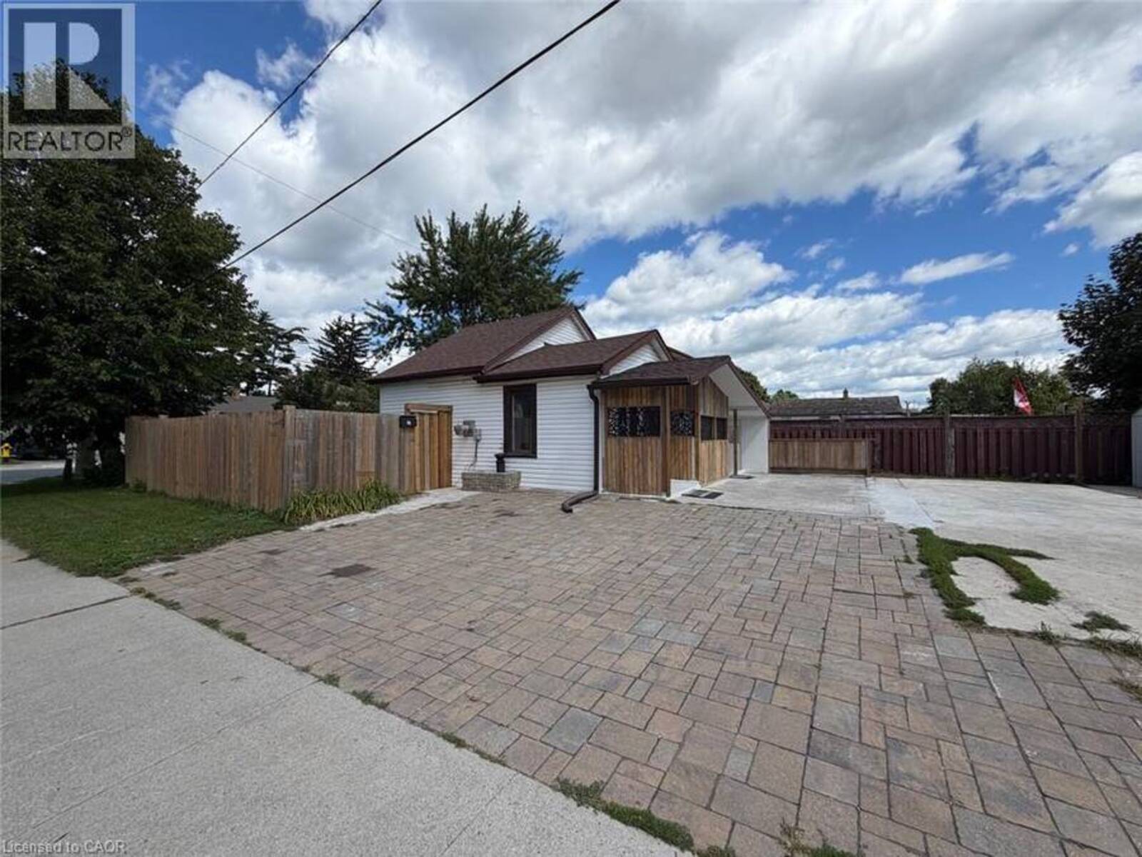 76 AVENUE Road, Cambridge, Ontario N1R 1C1