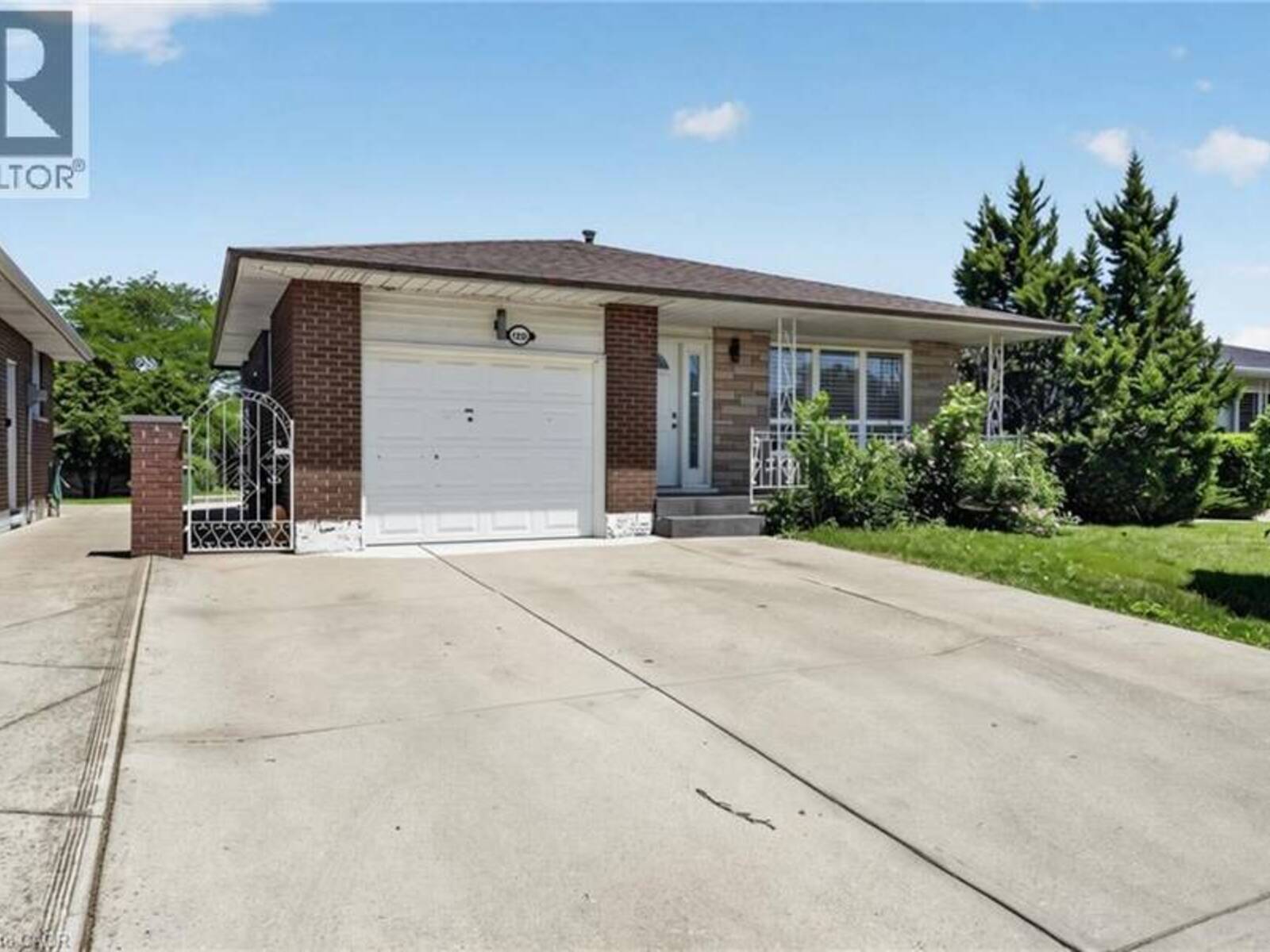 128 HADELAND Avenue, Hamilton, Ontario L9C 5Z9