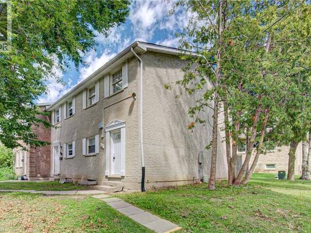 150 WESTCOURT Place Waterloo Ontario, N2L 2R7 - 3 Bedrooms Condo For Sale