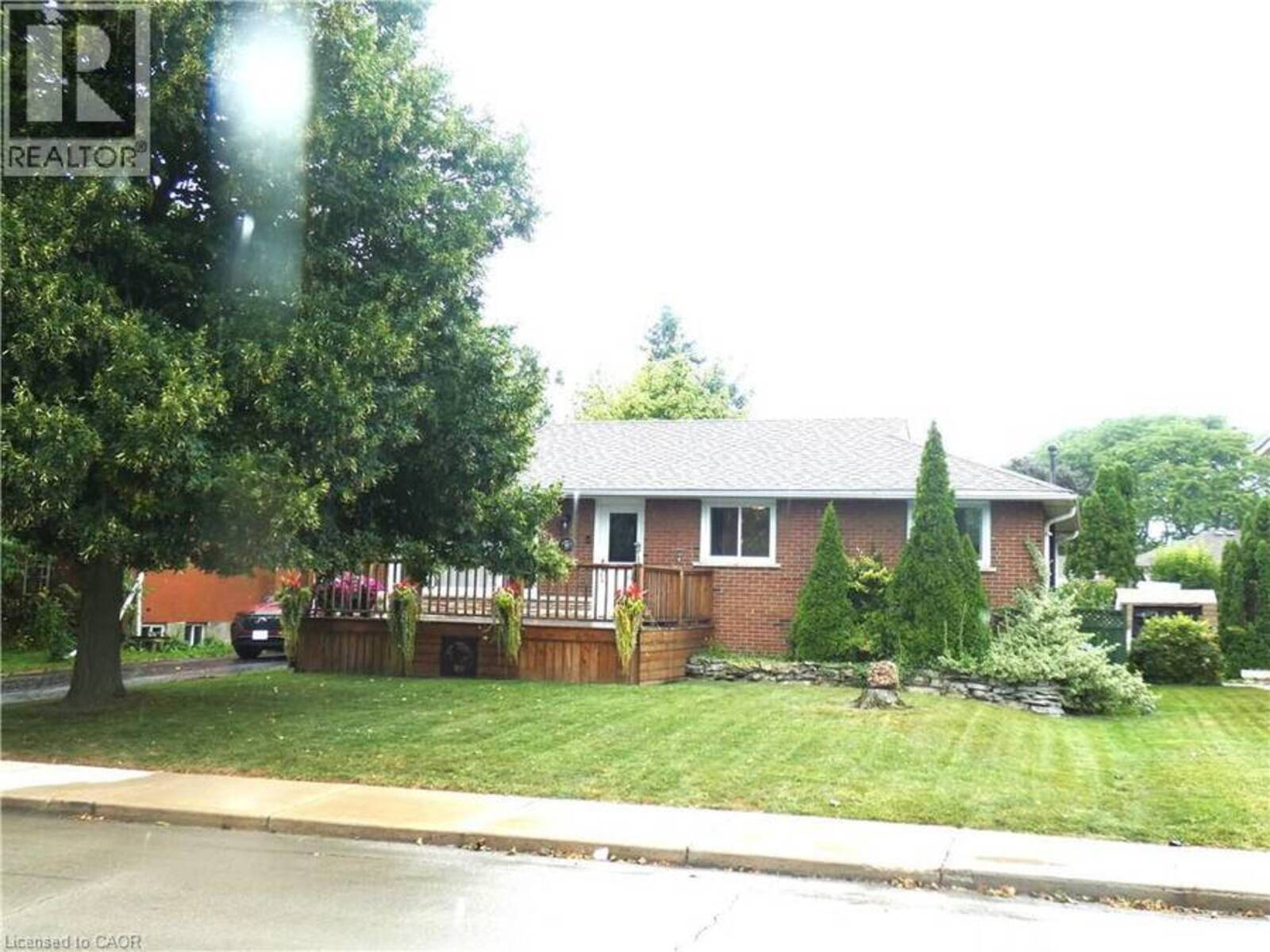 15 COLLIER Crescent, Hamilton, Ontario L9C 3S7