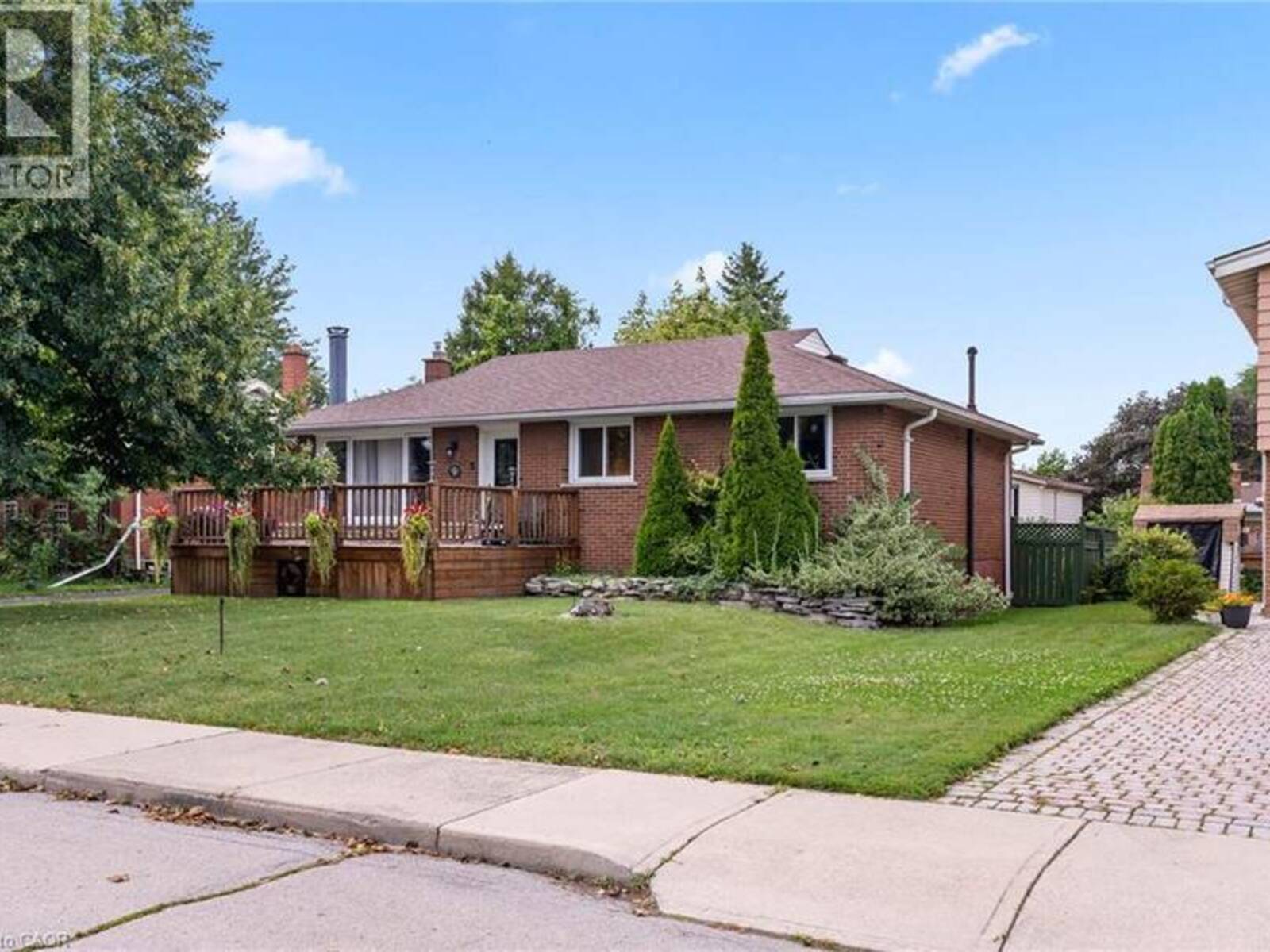 15 COLLIER Crescent, Hamilton, Ontario L9C 3S7