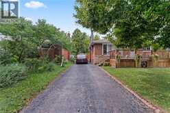 15 COLLIER Crescent | Hamilton Ontario | Slide Image Three
