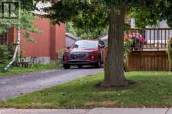 15 COLLIER Crescent | Hamilton Ontario | Slide Image Four