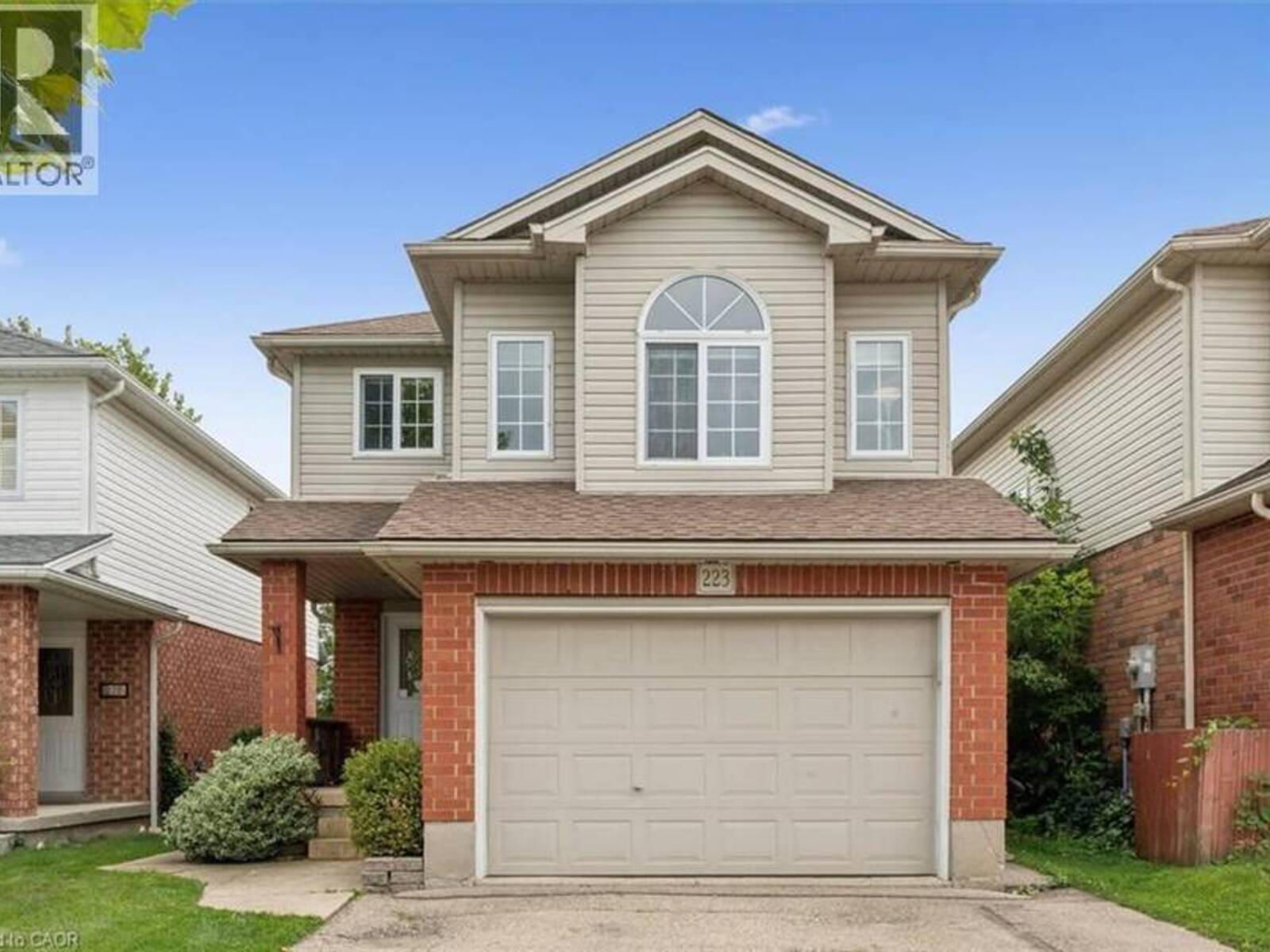 223 HOLLYRIDGE Crescent, Kitchener, Ontario N2N 3N3