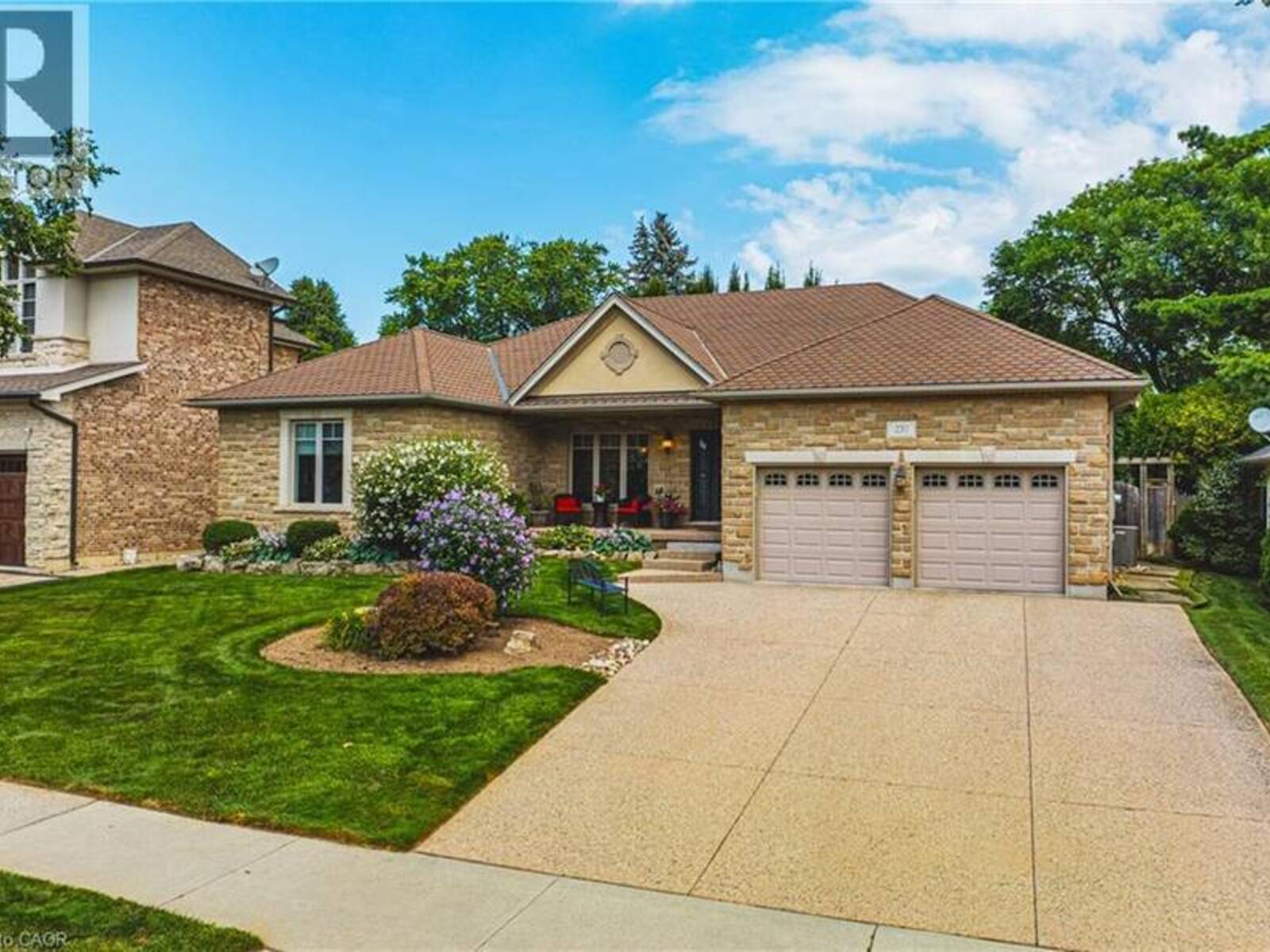 231 PINE COVE Road, Burlington, Ontario L7N 1W1