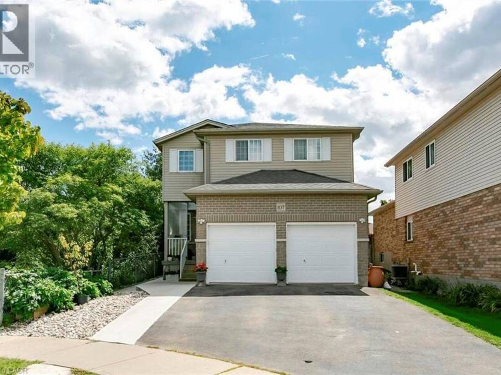 107 GLENCLIFFE Court, Kitchener, Ontario N2B 3X1