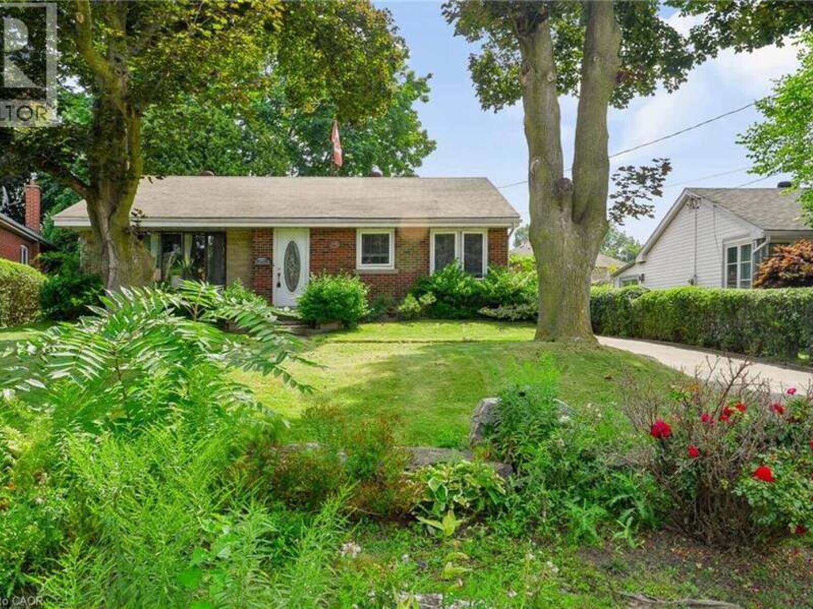 1046 SHEPHERDS Drive, Burlington, Ontario L7T 3R3