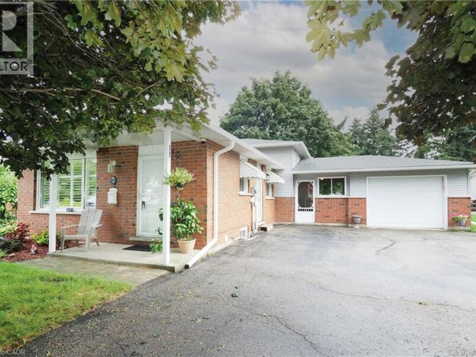 219 FOXHUNT Road, Waterloo, Ontario N2K 2R8