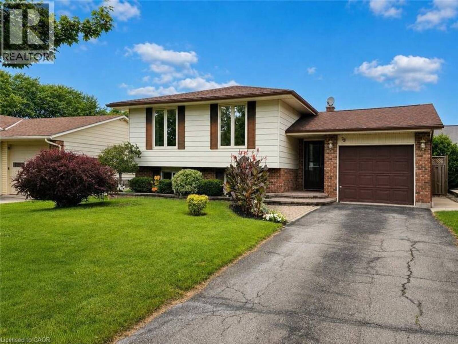 23 CHURCHILL Circle, Simcoe, Ontario N3Y 4Z4