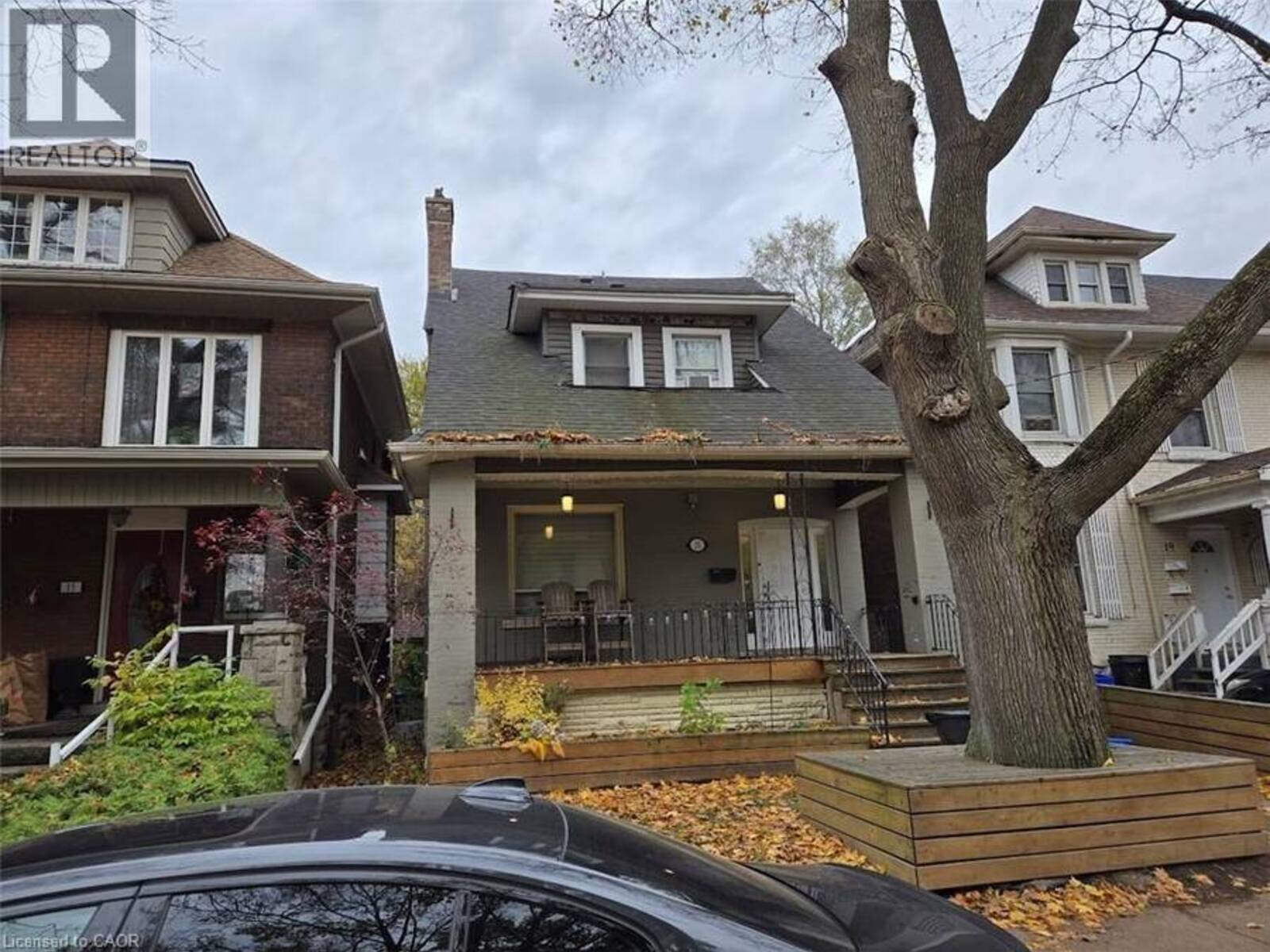 17 FAIRLEIGH Avenue S, Hamilton, Ontario L8M 2K1