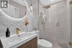 9 LESLIE Drive | Hamilton Ontario | Slide Image Thirty-two