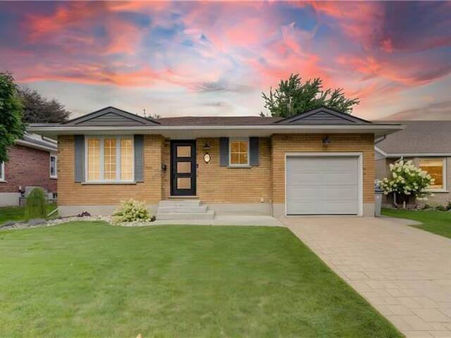 595 MAPLE Avenue N Listowel Ontario, N4W 3G4 - 4 Bedrooms Home For Sale