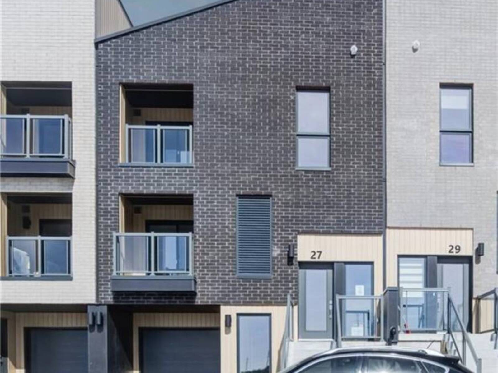 27 URBANE Boulevard, Kitchener, Ontario N2E 0H8