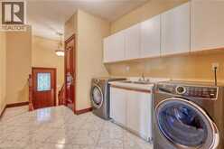 23 SUSAN Drive | Hamilton Ontario | Slide Image Thirteen