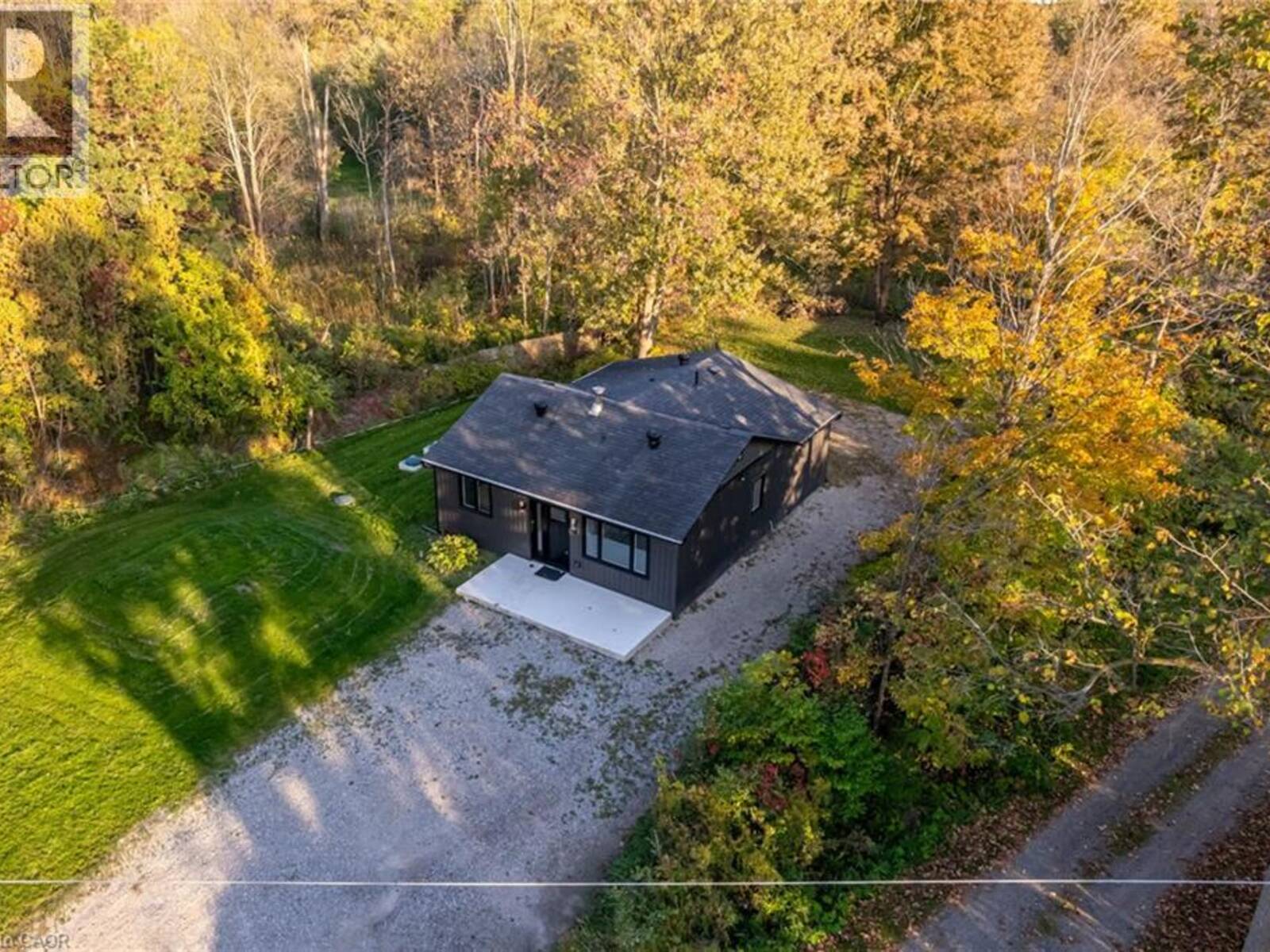 8 MOUNTSBERG Road, Hamilton, Ontario L0P 1B0