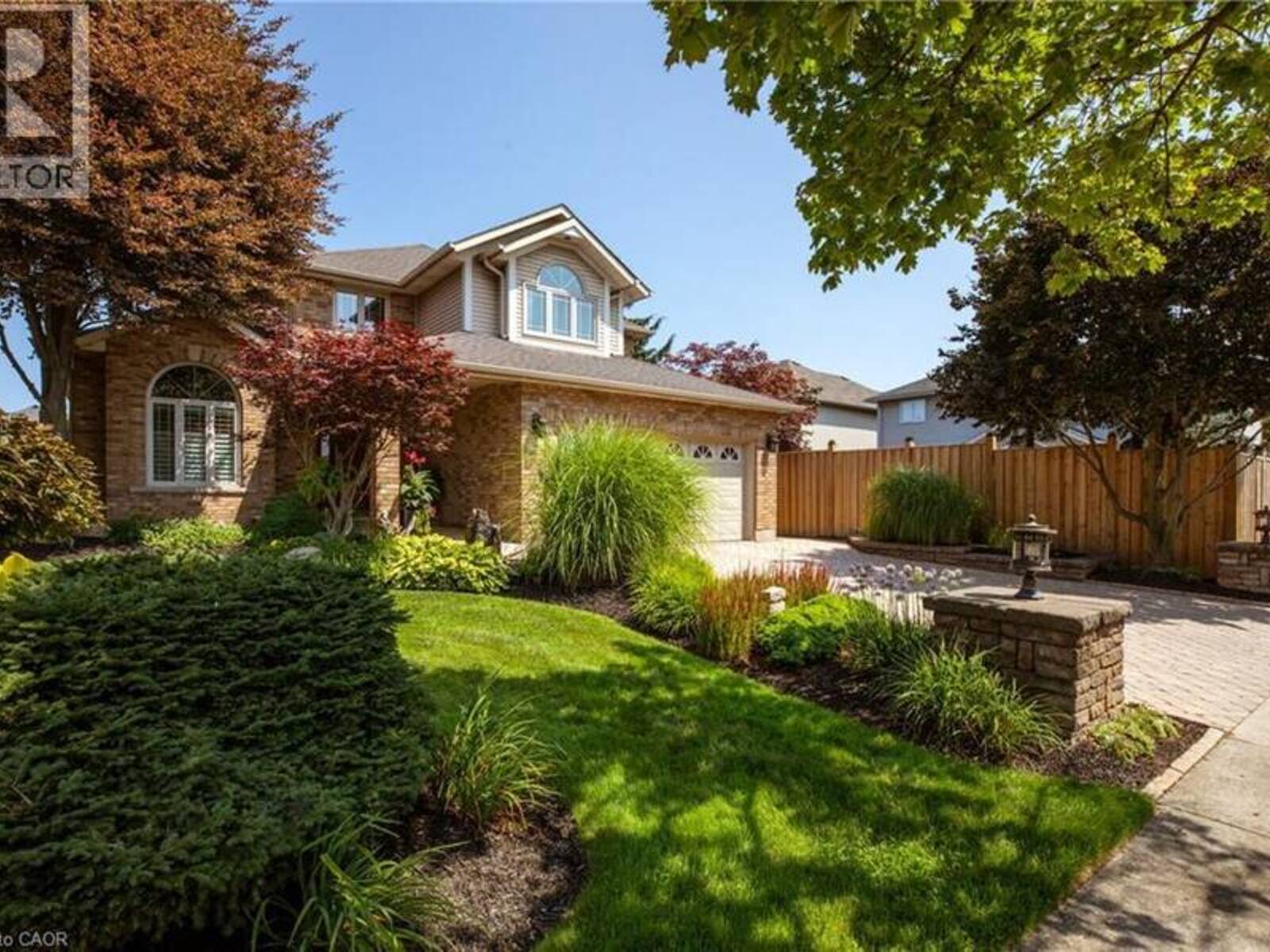 4 LIDO Drive, Hamilton, Ontario L8E 5E5