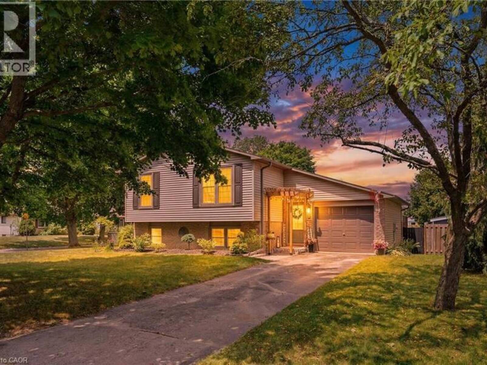 72 CRESTLYNN Crescent, Simcoe, Ontario N3Y 4X3