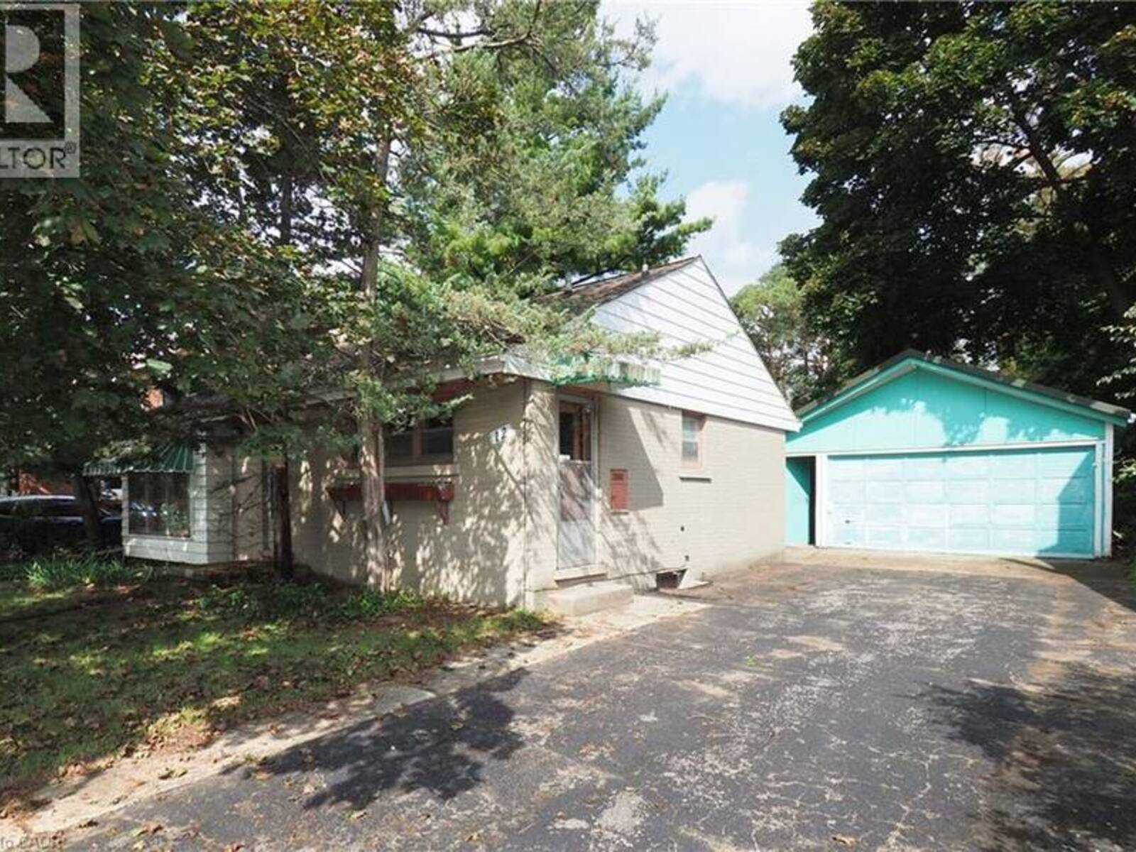 12 OAKWOOD Avenue, Kitchener, Ontario N2H 6G9