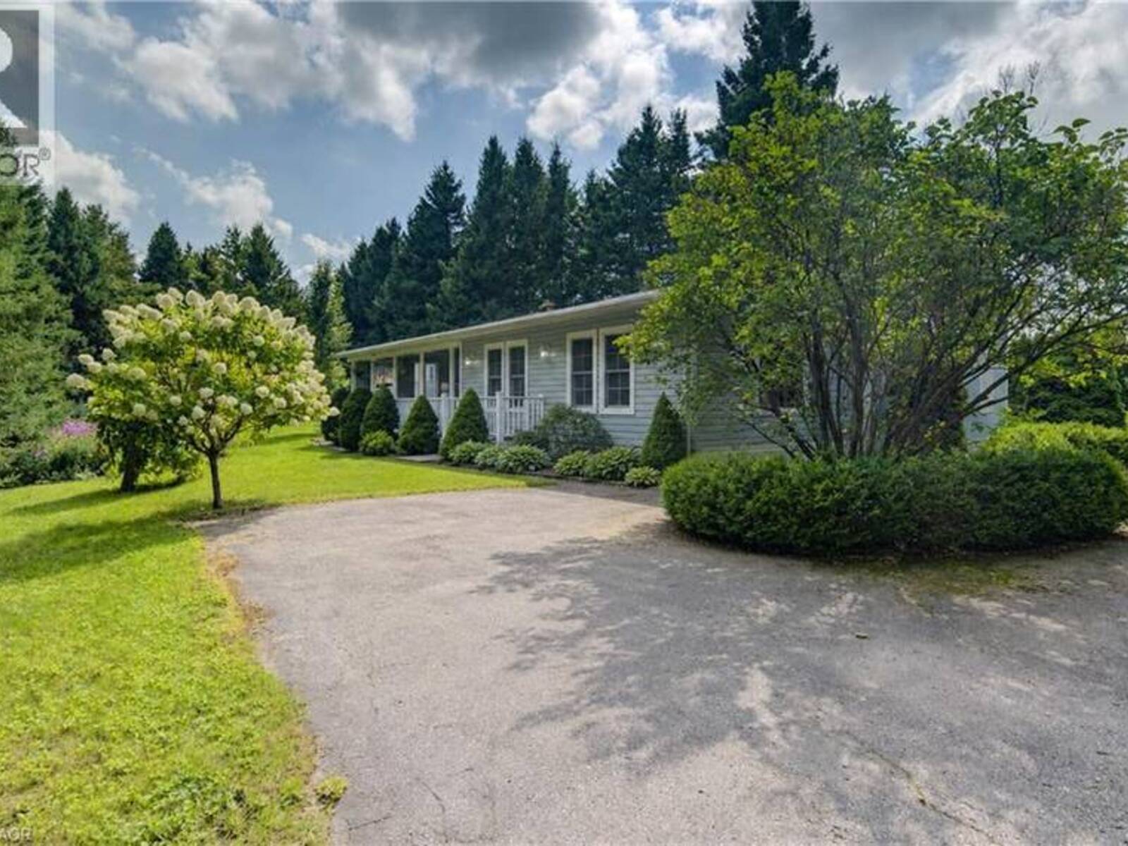 30 GRAND VISTA Crescent, Mount Forest, Ontario N0G 2L0